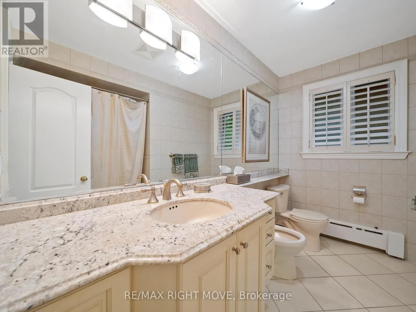 22 LADYSHOT CRESCENT