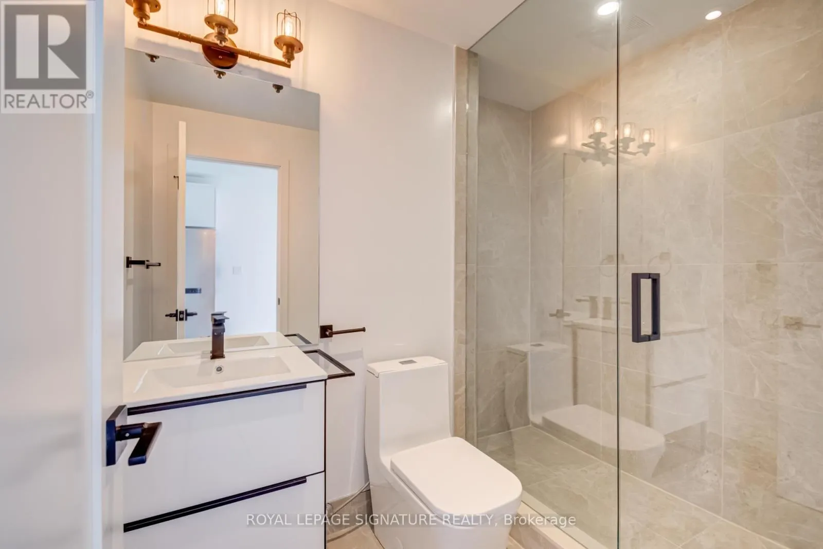 8 - 3039 DUNDAS STREET W