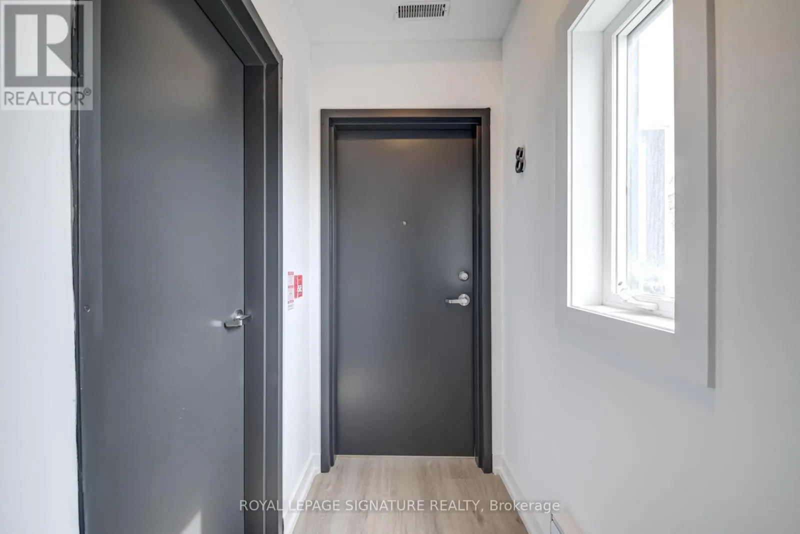 8 - 3039 DUNDAS STREET W