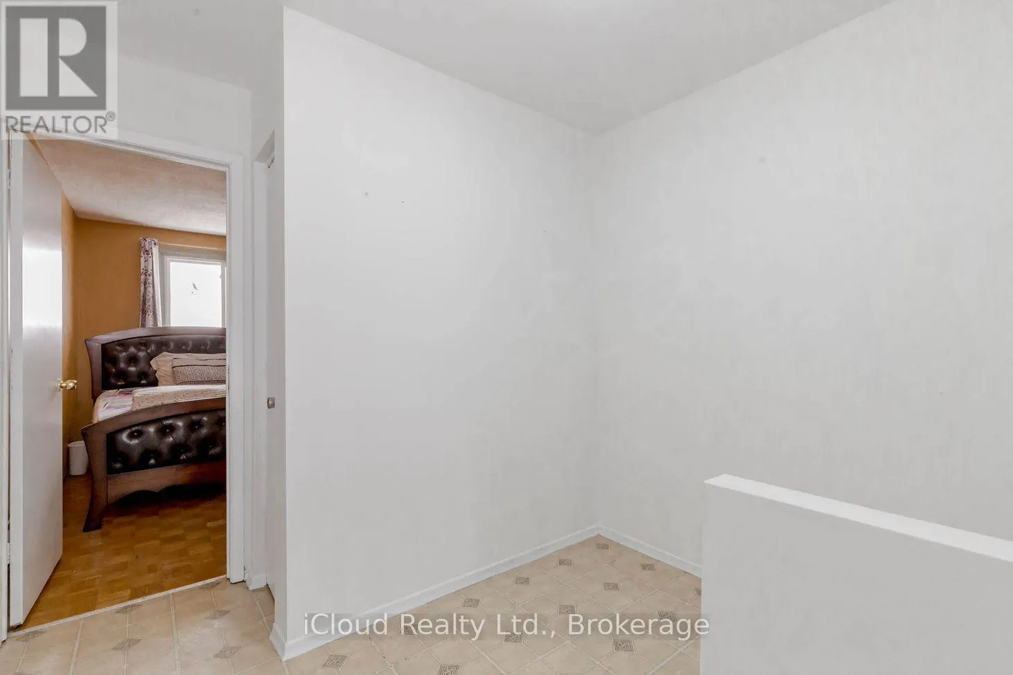 UNIT 1 - 7406 DARCEL AVENUE E