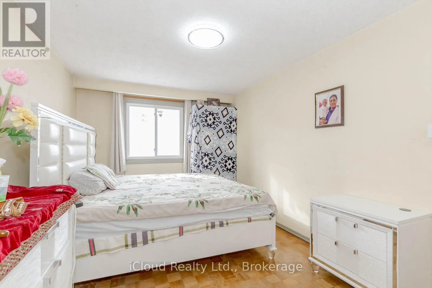 UNIT 1 - 7406 DARCEL AVENUE E