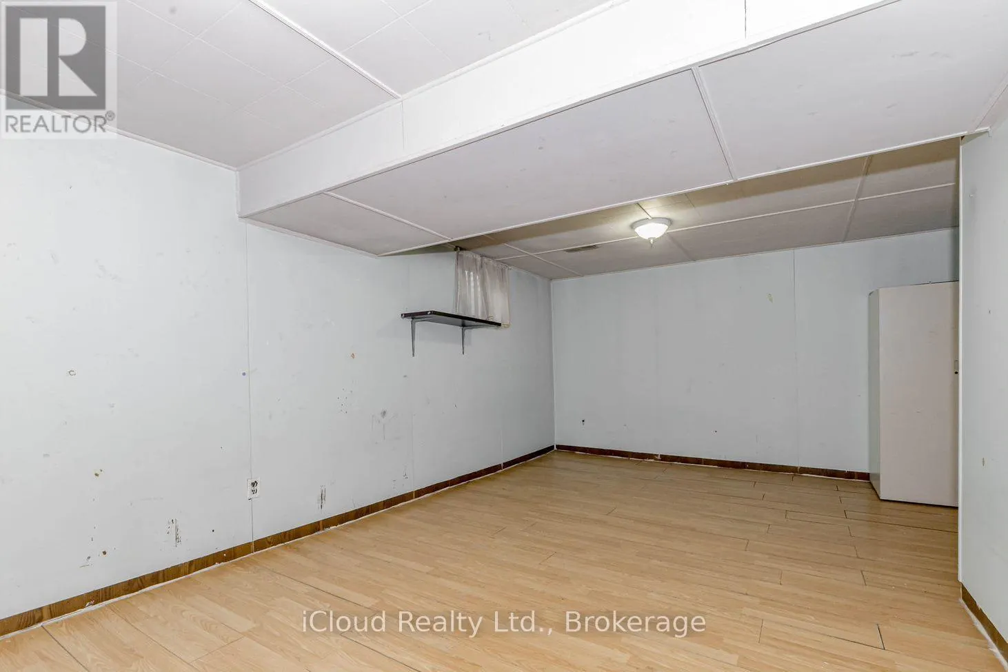 UNIT 1 - 7406 DARCEL AVENUE E