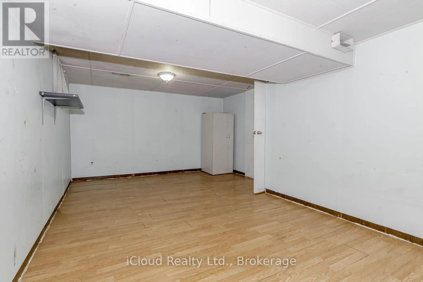 UNIT 1 - 7406 DARCEL AVENUE E