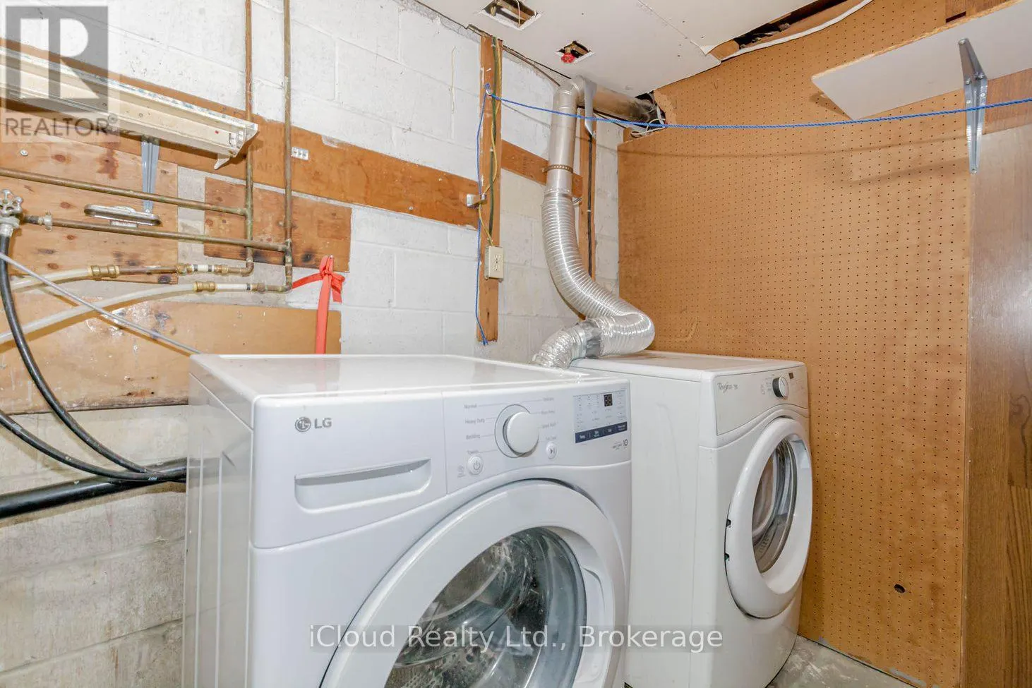 UNIT 1 - 7406 DARCEL AVENUE E