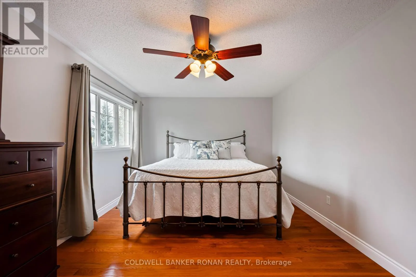 44 BACCARAT CRESCENT