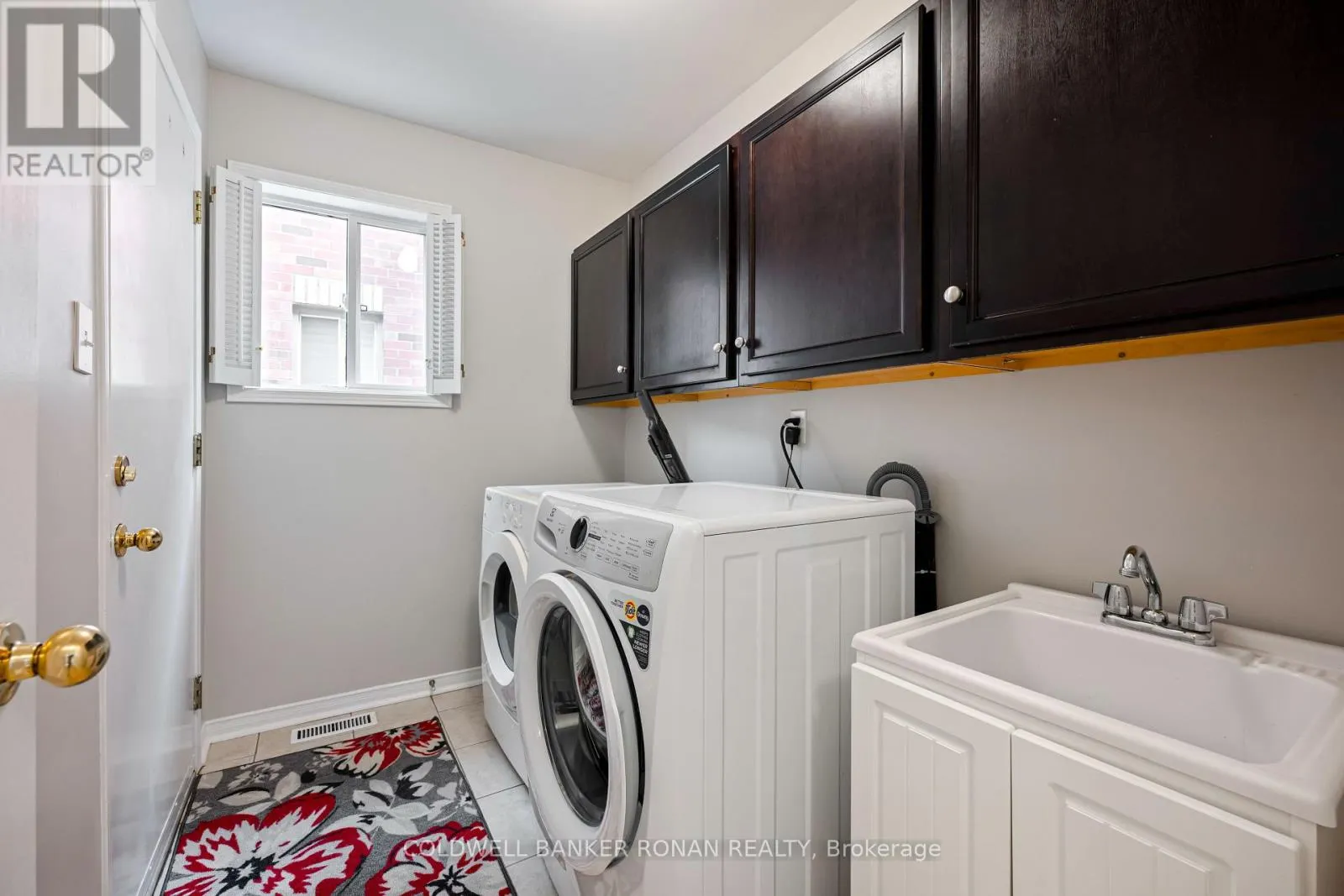 44 BACCARAT CRESCENT