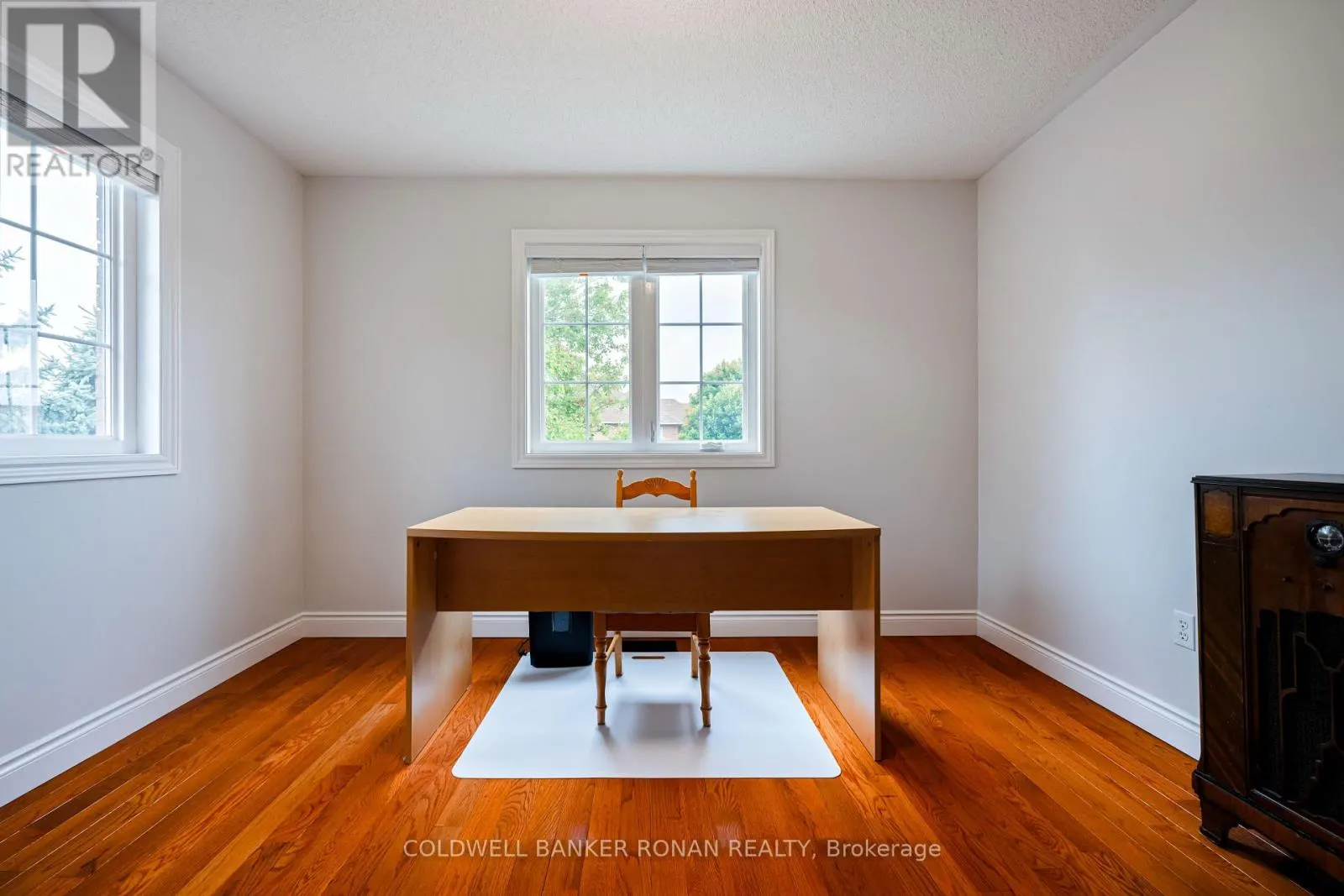 44 BACCARAT CRESCENT