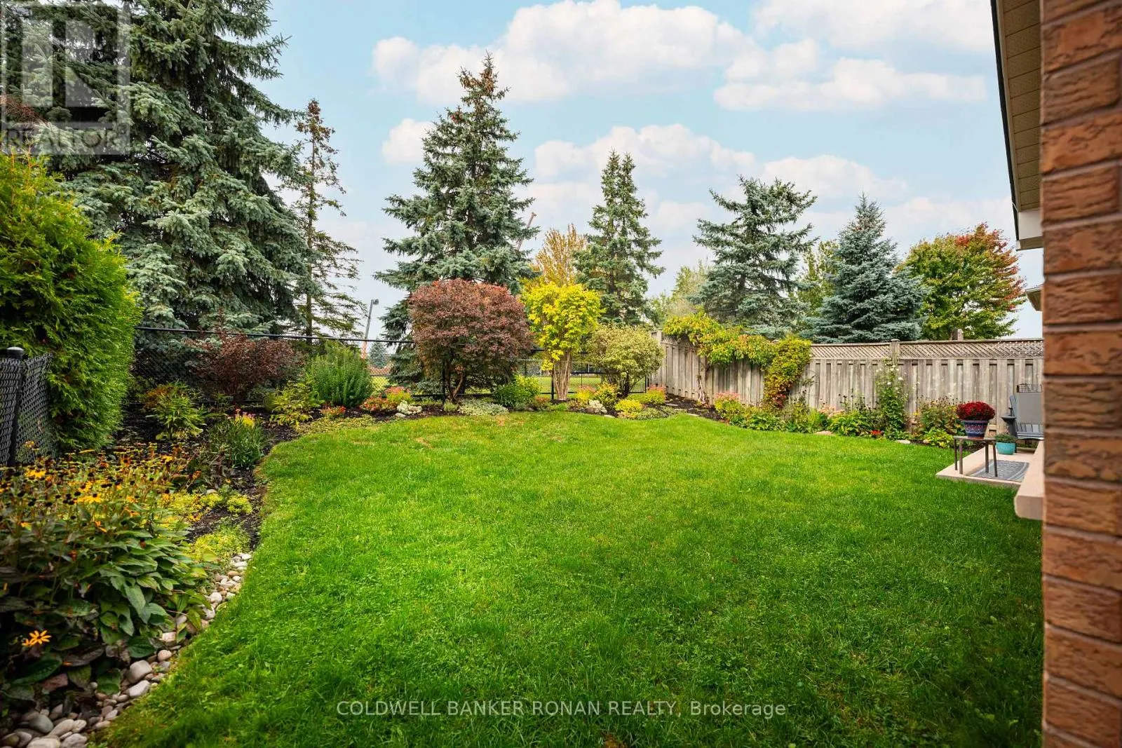 44 BACCARAT CRESCENT