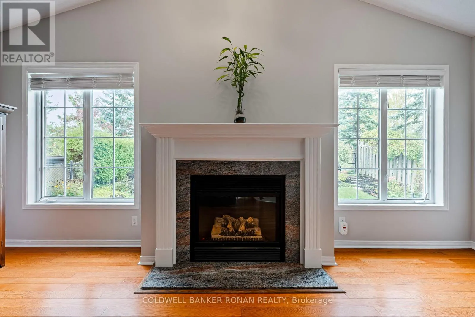 44 BACCARAT CRESCENT