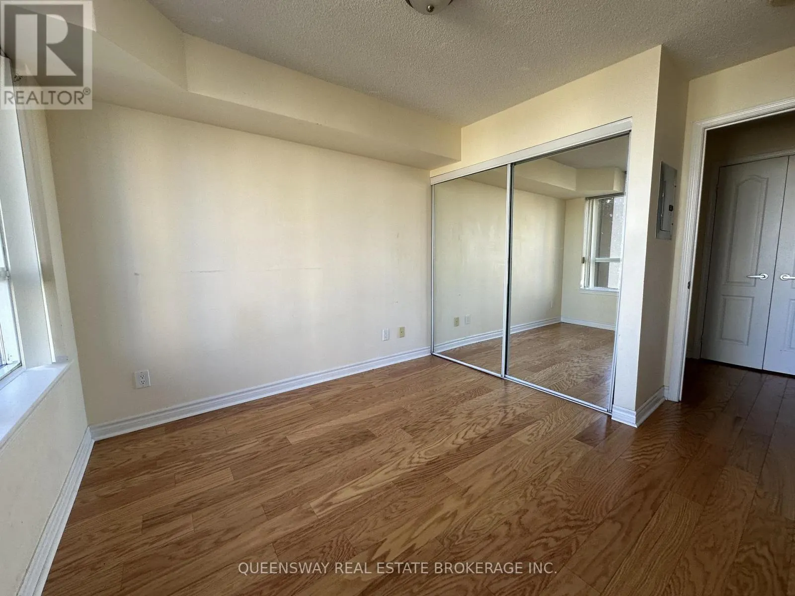 1507 - 4090 LIVING ARTS DRIVE