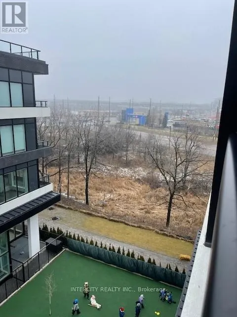 409 - 297 OAK WALK DRIVE