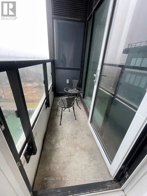 409 - 297 OAK WALK DRIVE