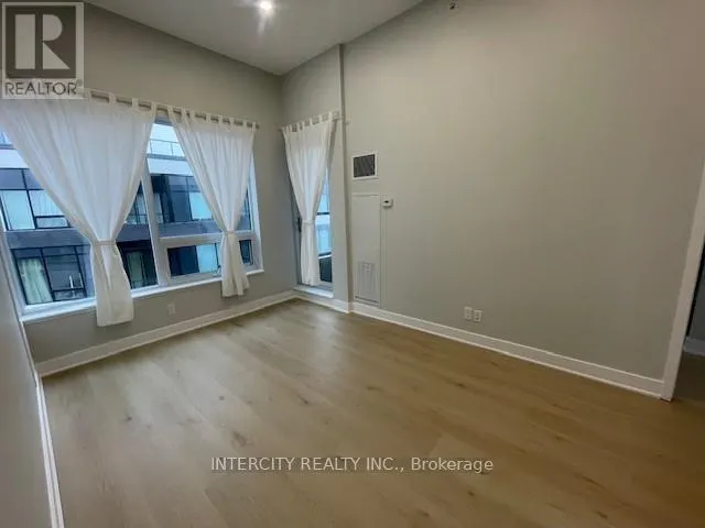 409 - 297 OAK WALK DRIVE