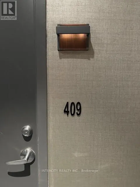 409 - 297 OAK WALK DRIVE