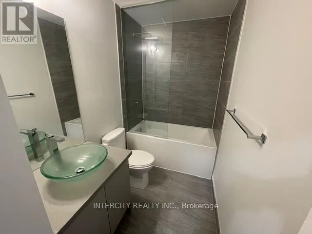 409 - 297 OAK WALK DRIVE