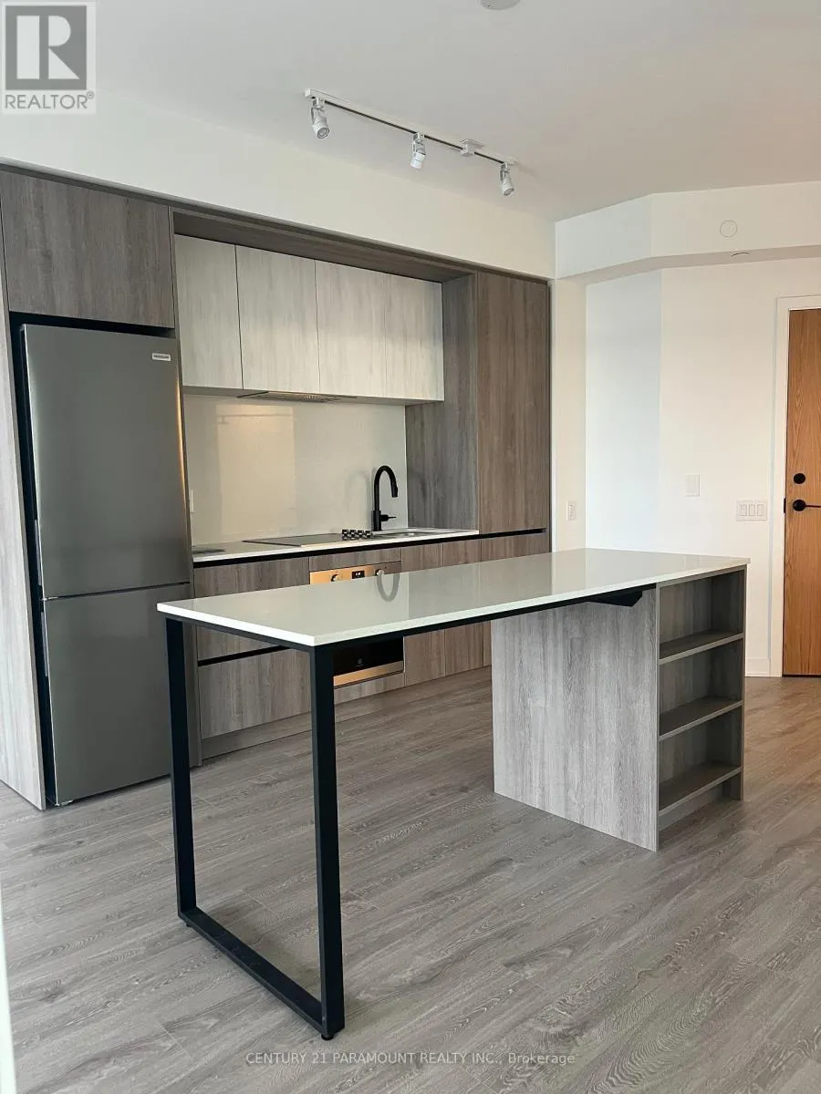 2206 - 2495 EGLINTON AVENUE W