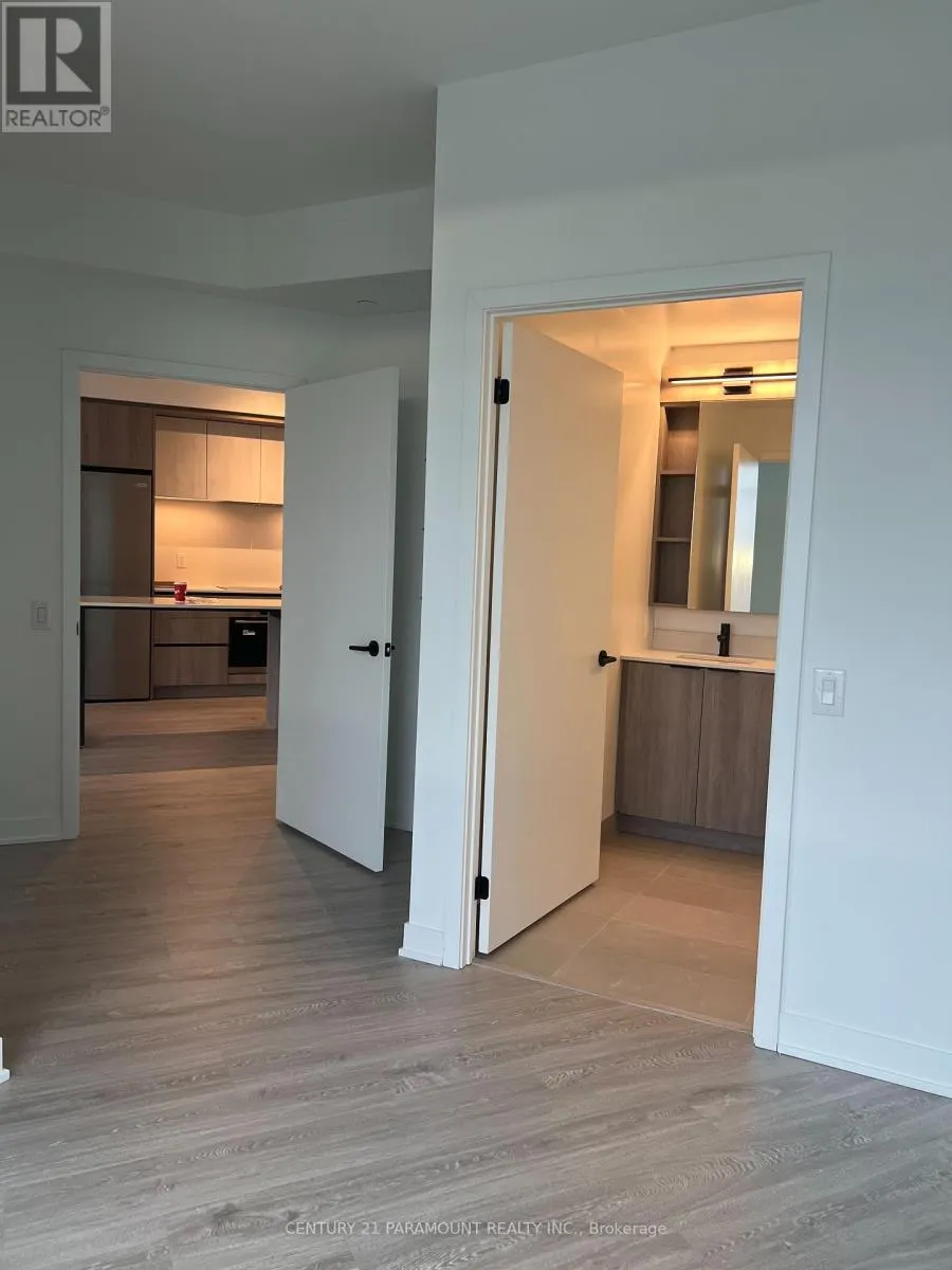 2206 - 2495 EGLINTON AVENUE W