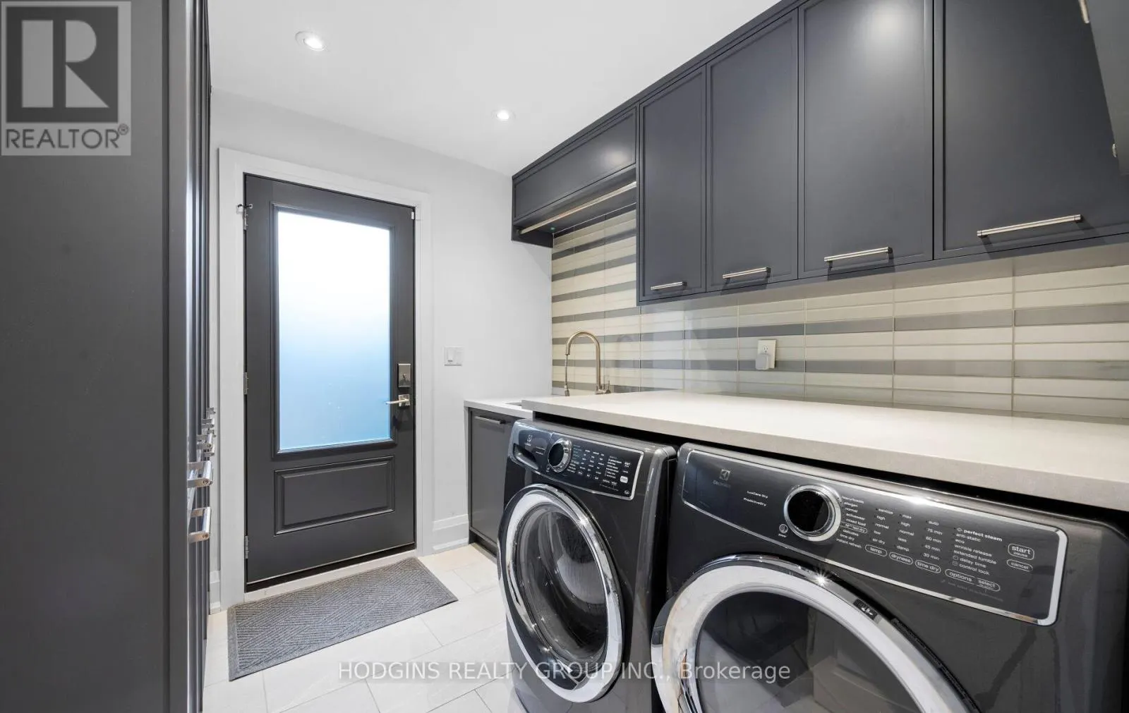 1726 SHERWOOD FORREST CIRCLE