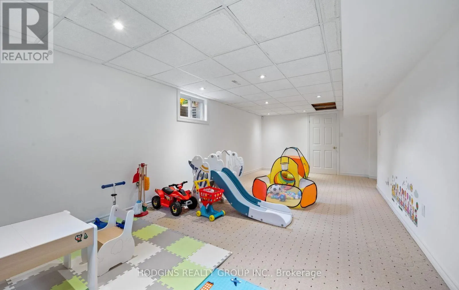 1726 SHERWOOD FORREST CIRCLE