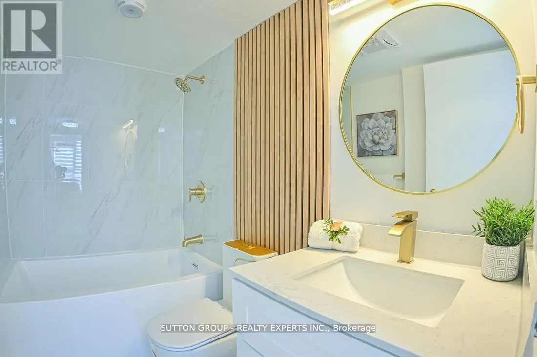 713 - 35 TRAILWOOD DRIVE