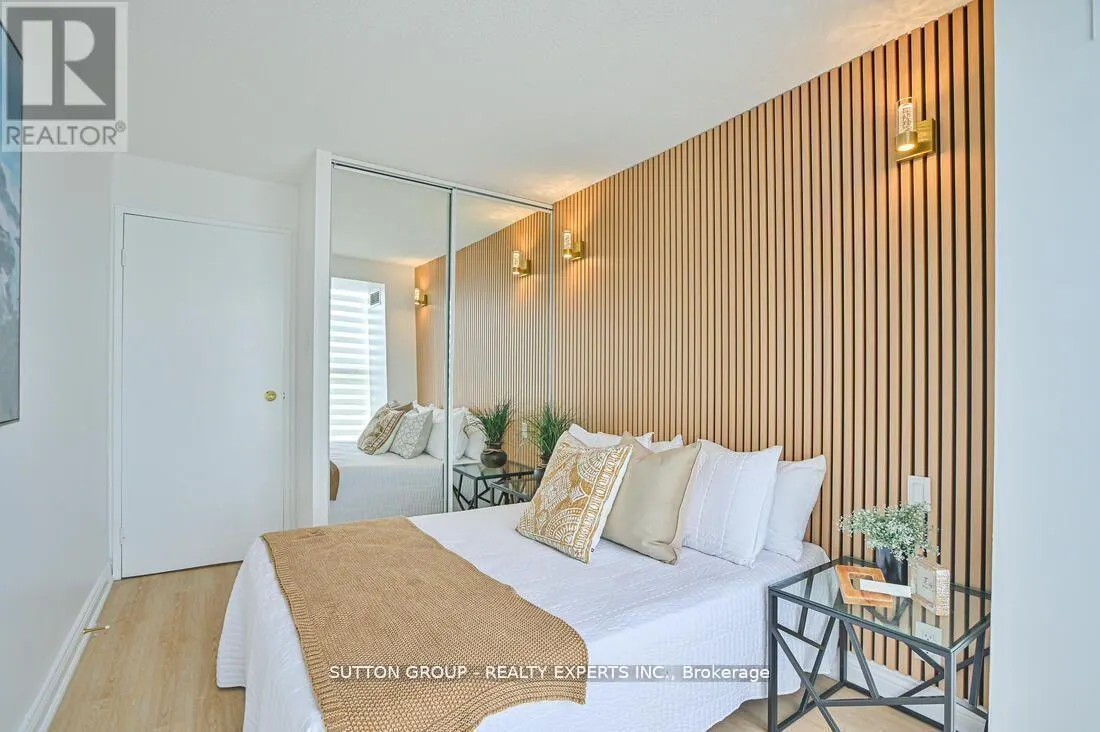 713 - 35 TRAILWOOD DRIVE