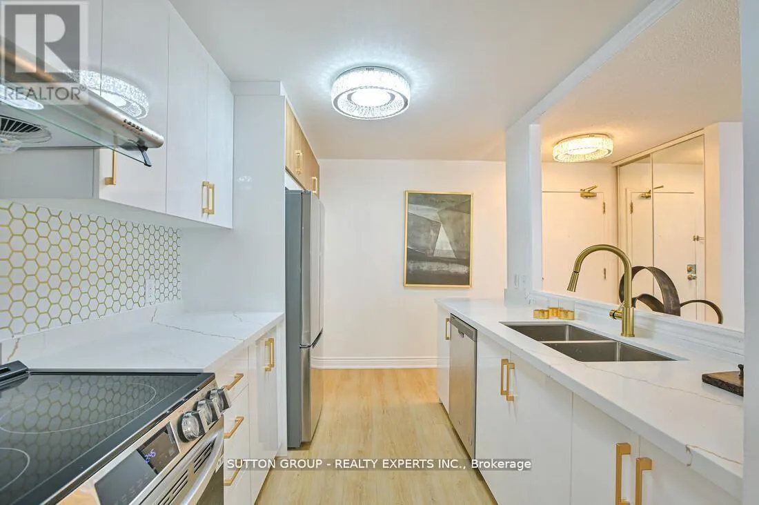 713 - 35 TRAILWOOD DRIVE