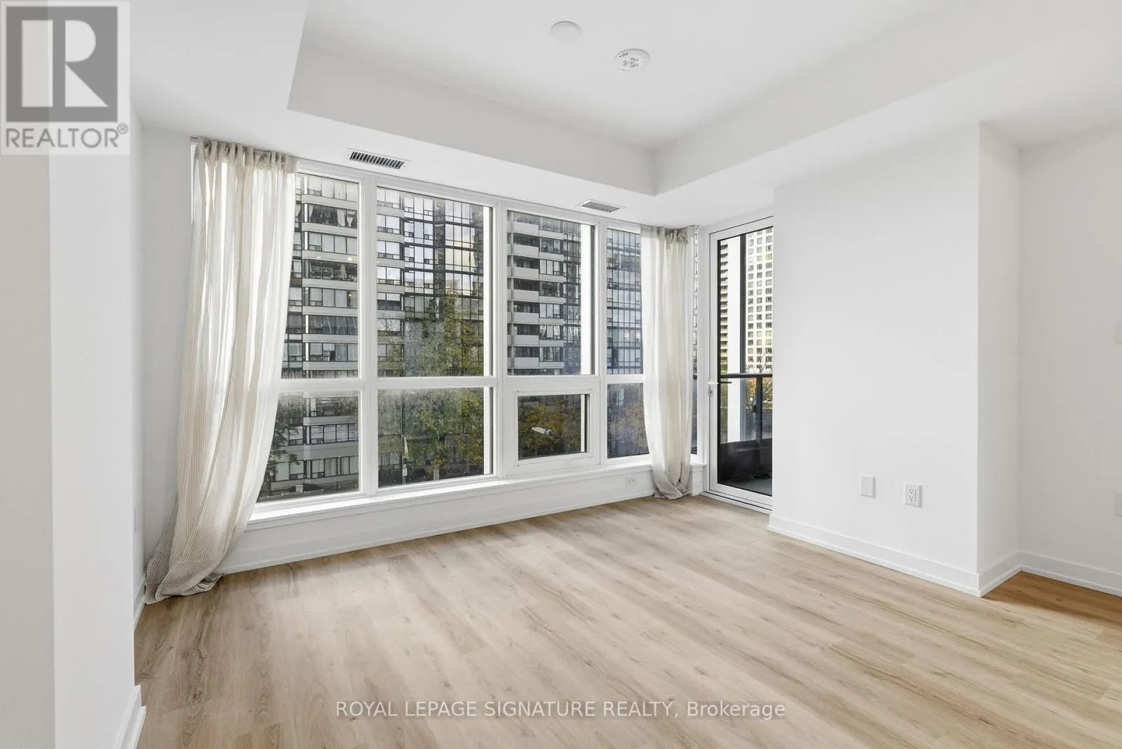 311 - 395 SQUARE ONE DRIVE