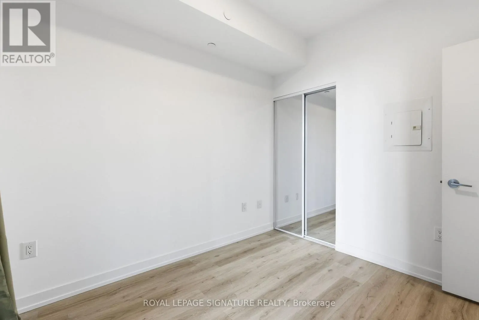 311 - 395 SQUARE ONE DRIVE