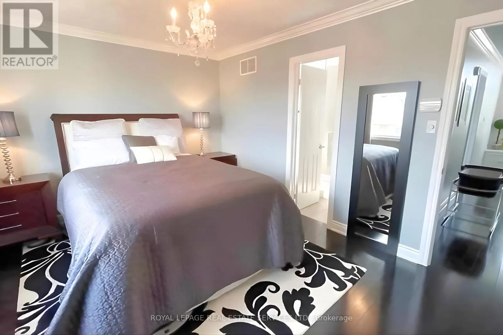 2384 HOLLYBROOK DRIVE