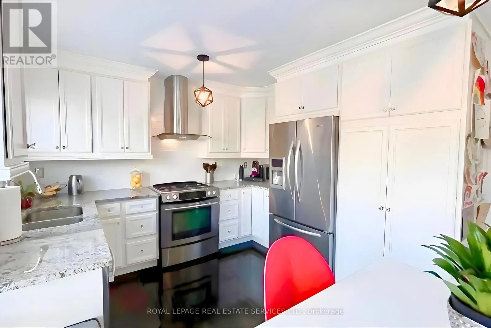 2384 HOLLYBROOK DRIVE