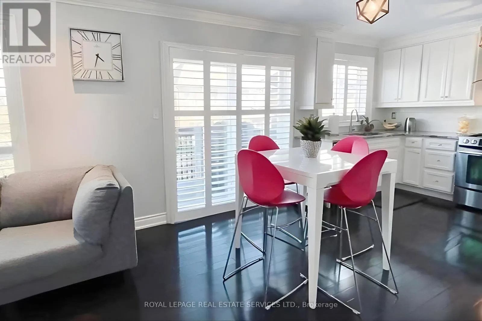 2384 HOLLYBROOK DRIVE