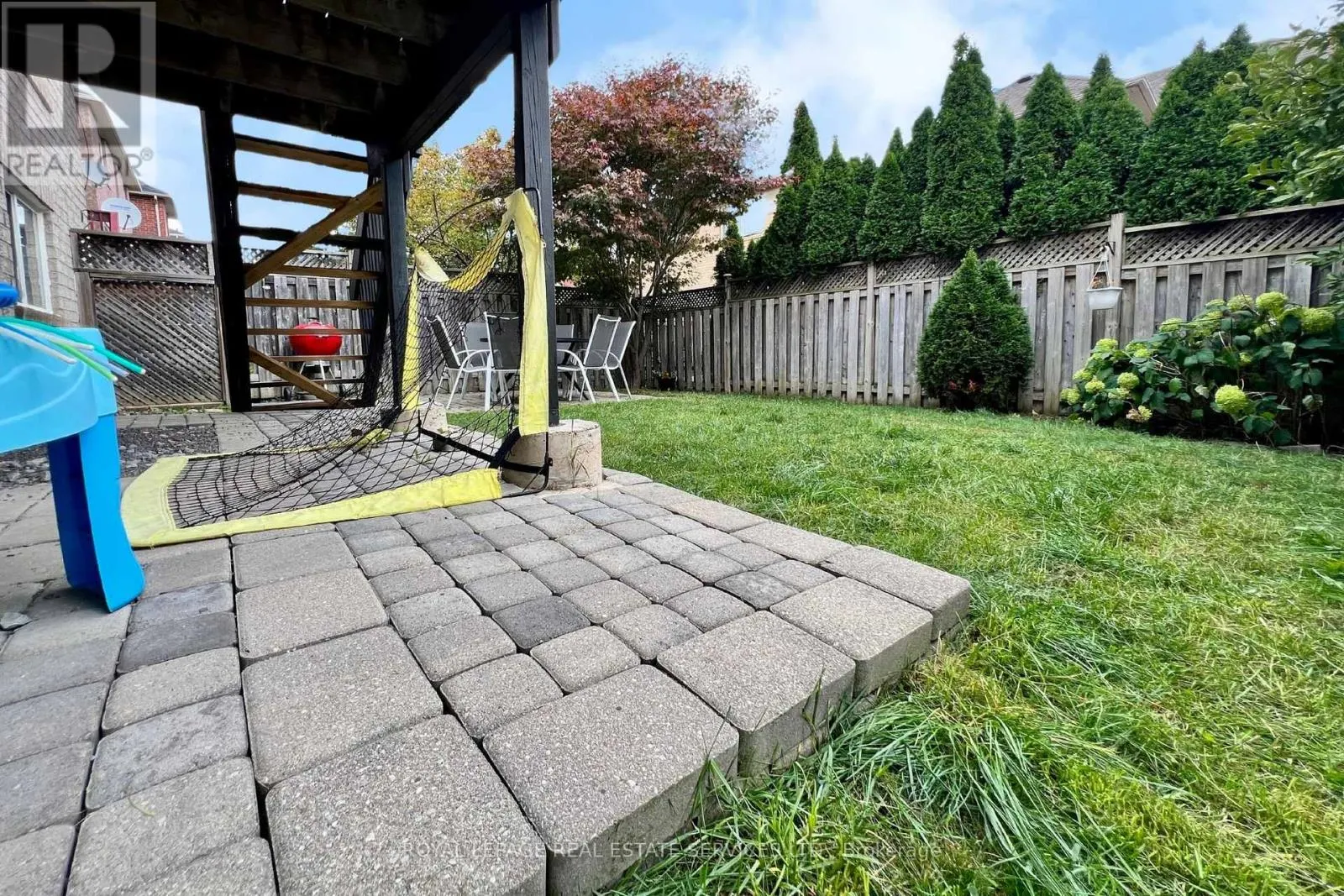 2384 HOLLYBROOK DRIVE