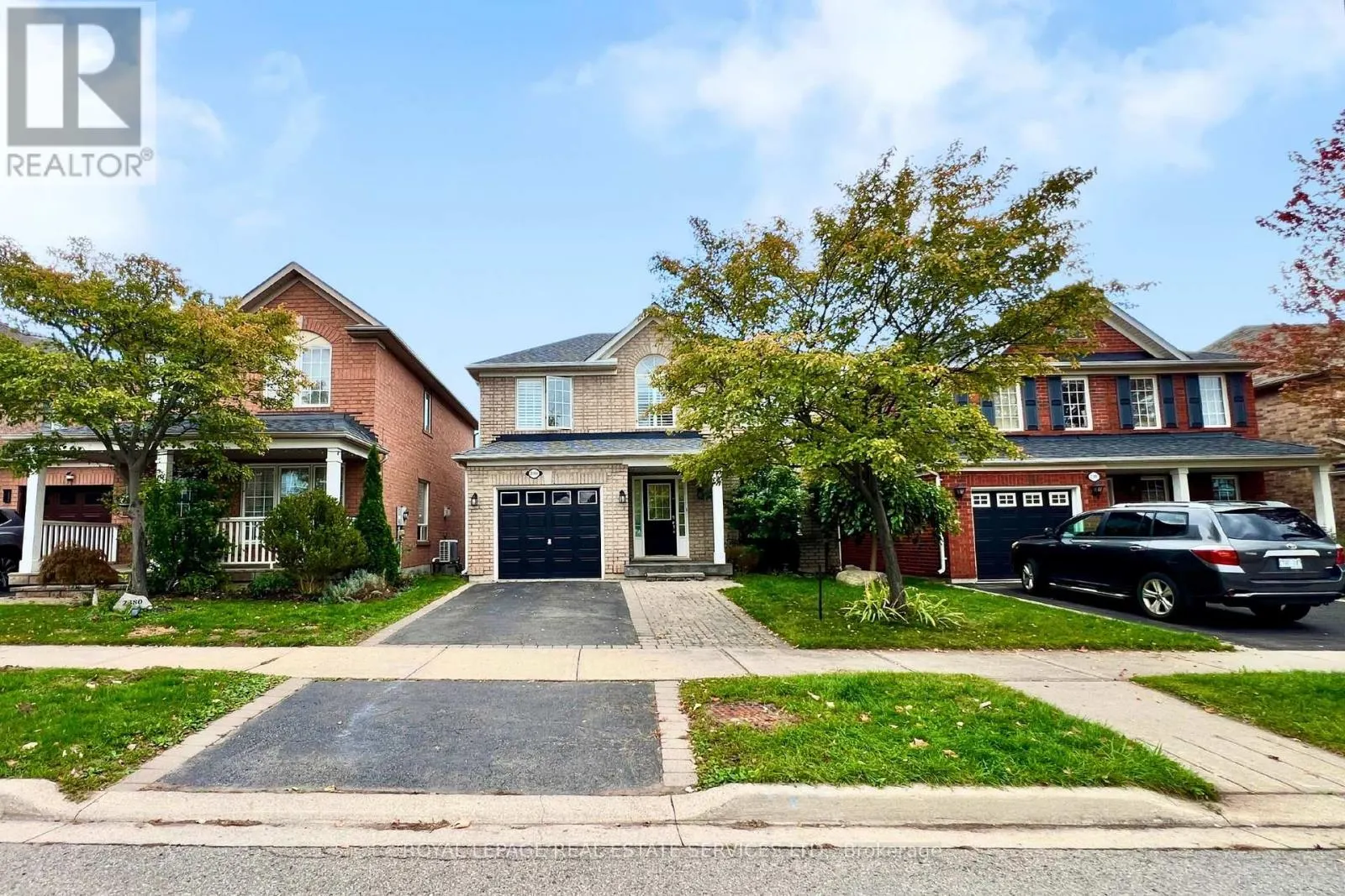 2384 HOLLYBROOK DRIVE