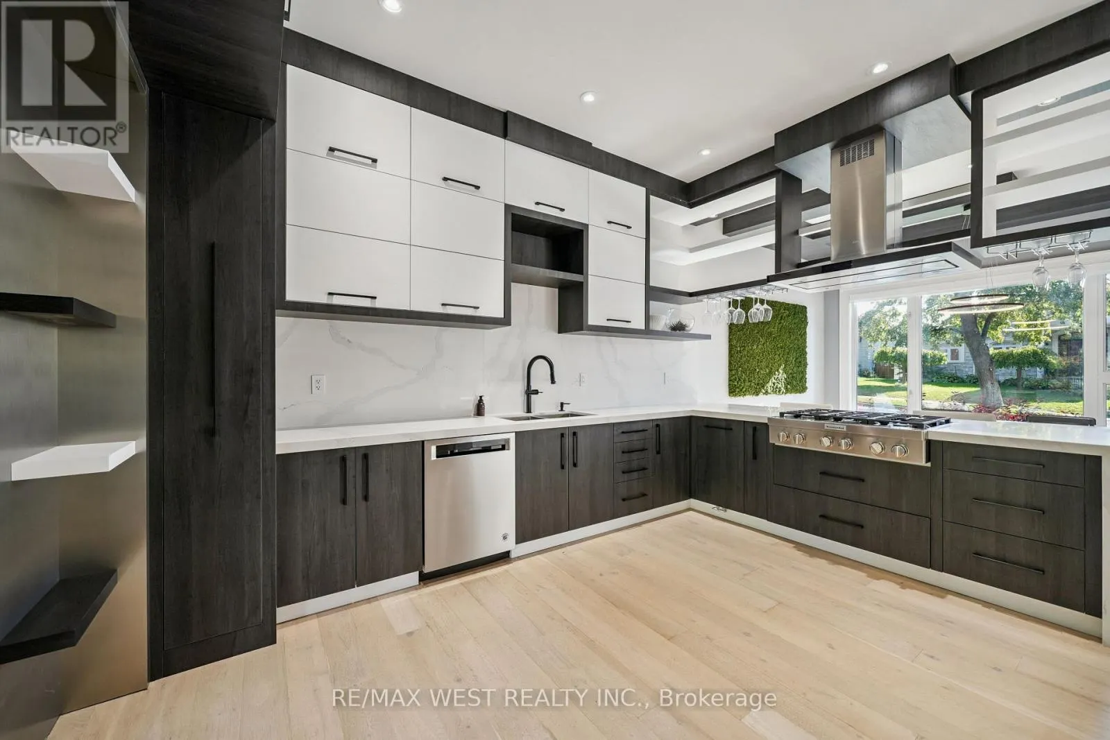 48 ARROWSMITH AVENUE