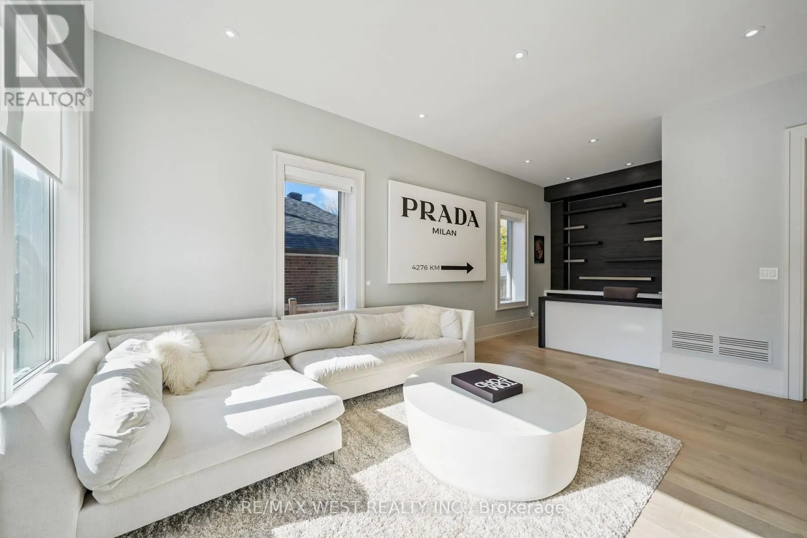 48 ARROWSMITH AVENUE