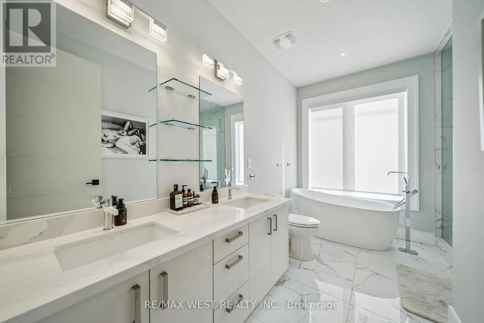 48 ARROWSMITH AVENUE