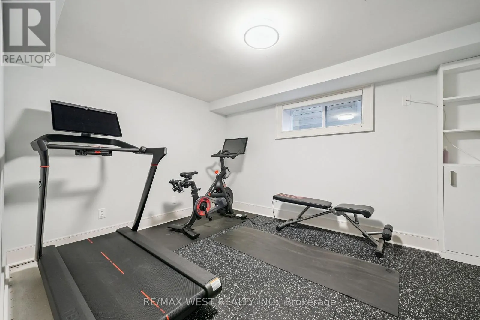 48 ARROWSMITH AVENUE