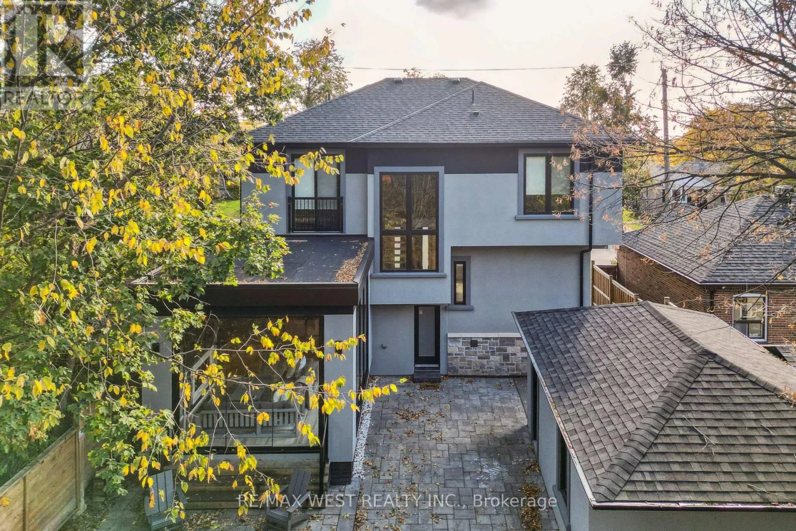 48 ARROWSMITH AVENUE