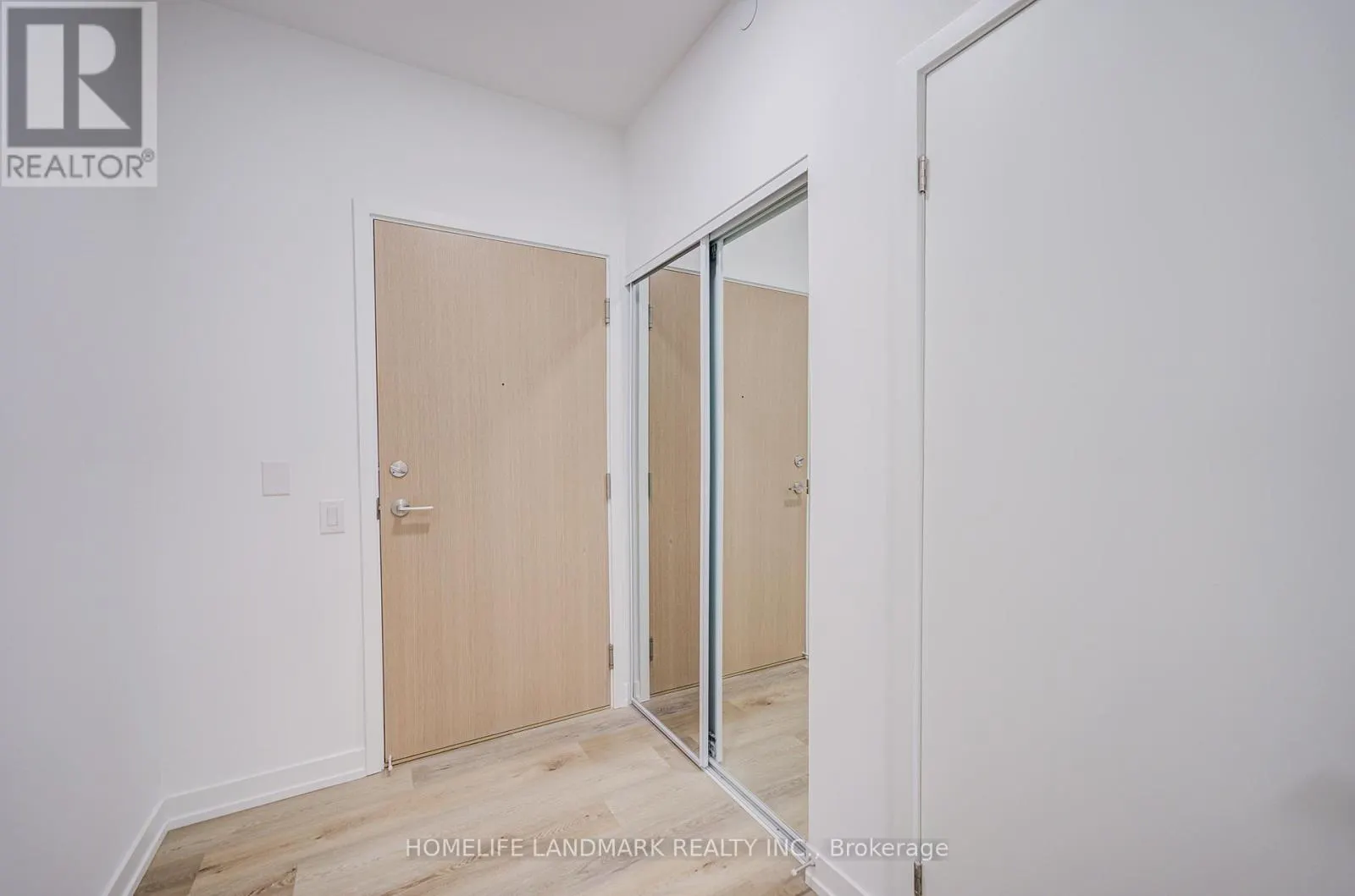 1208 - 395 SQUARE ONE DRIVE