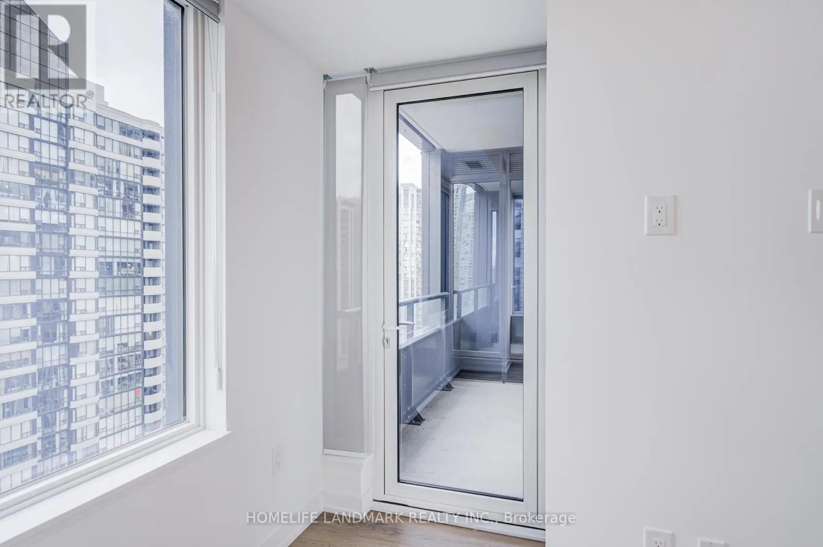 1208 - 395 SQUARE ONE DRIVE