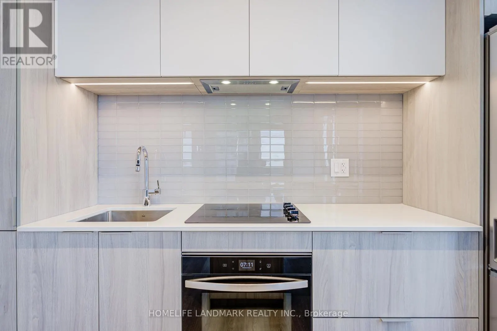 1208 - 395 SQUARE ONE DRIVE