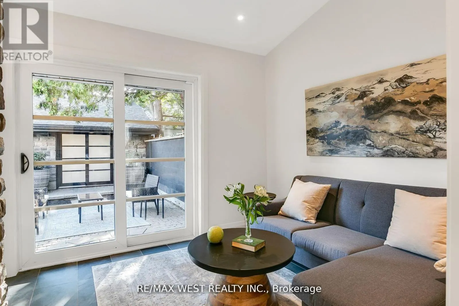 414 CLENDENAN AVENUE