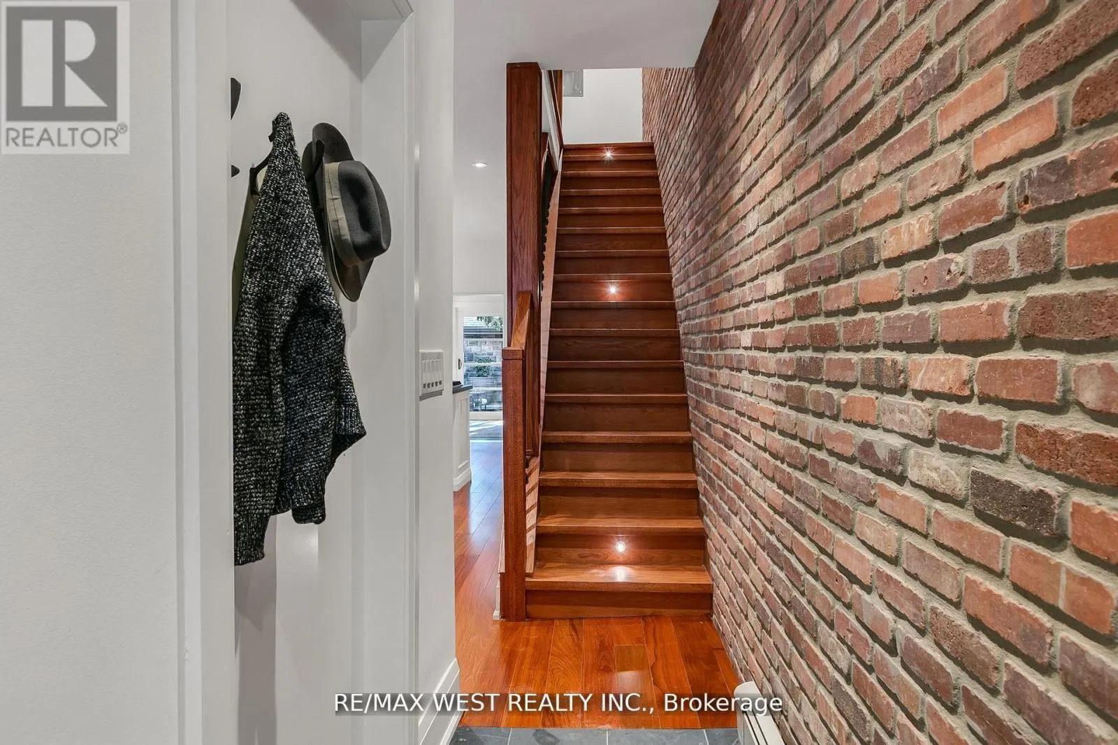 414 CLENDENAN AVENUE