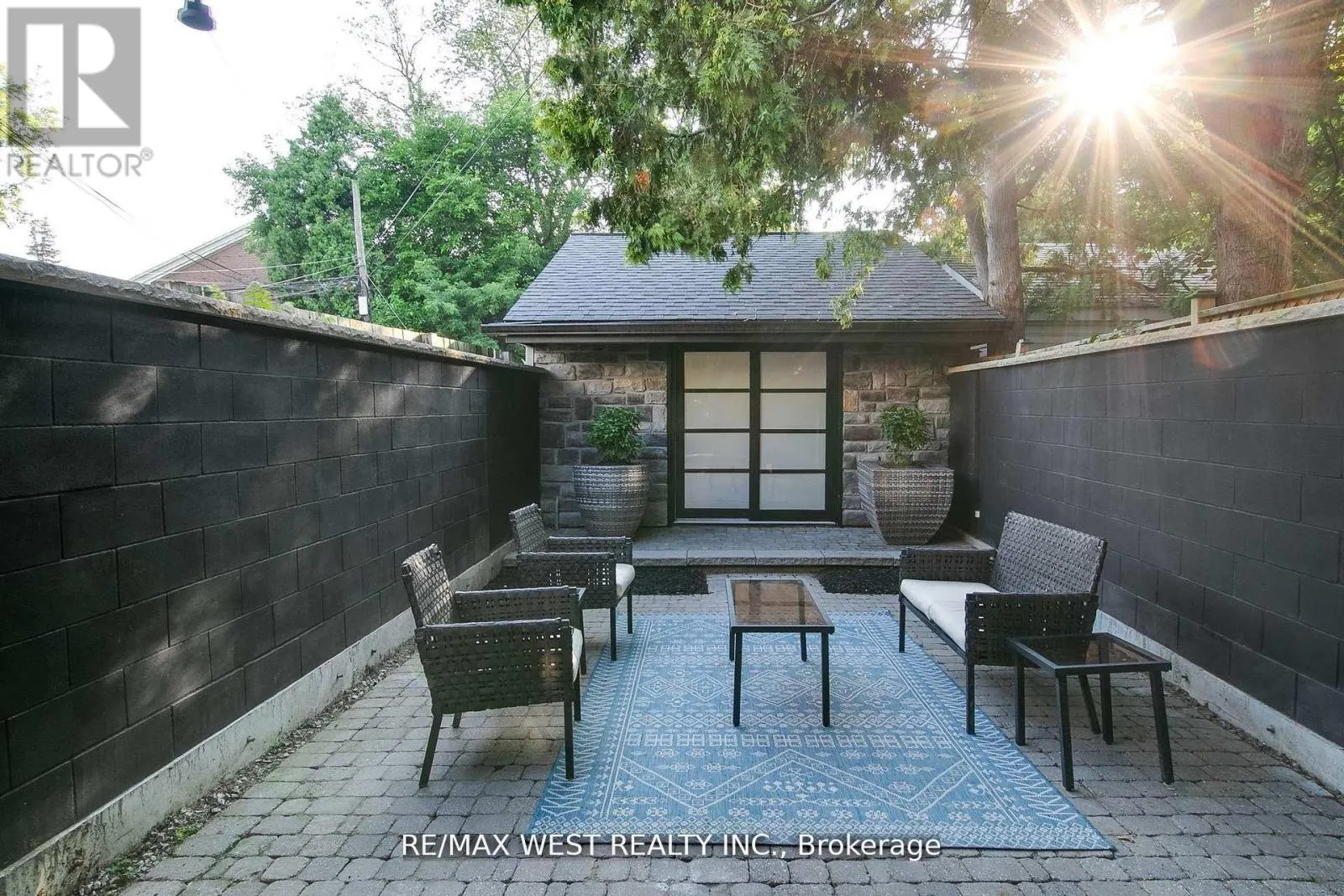 414 CLENDENAN AVENUE