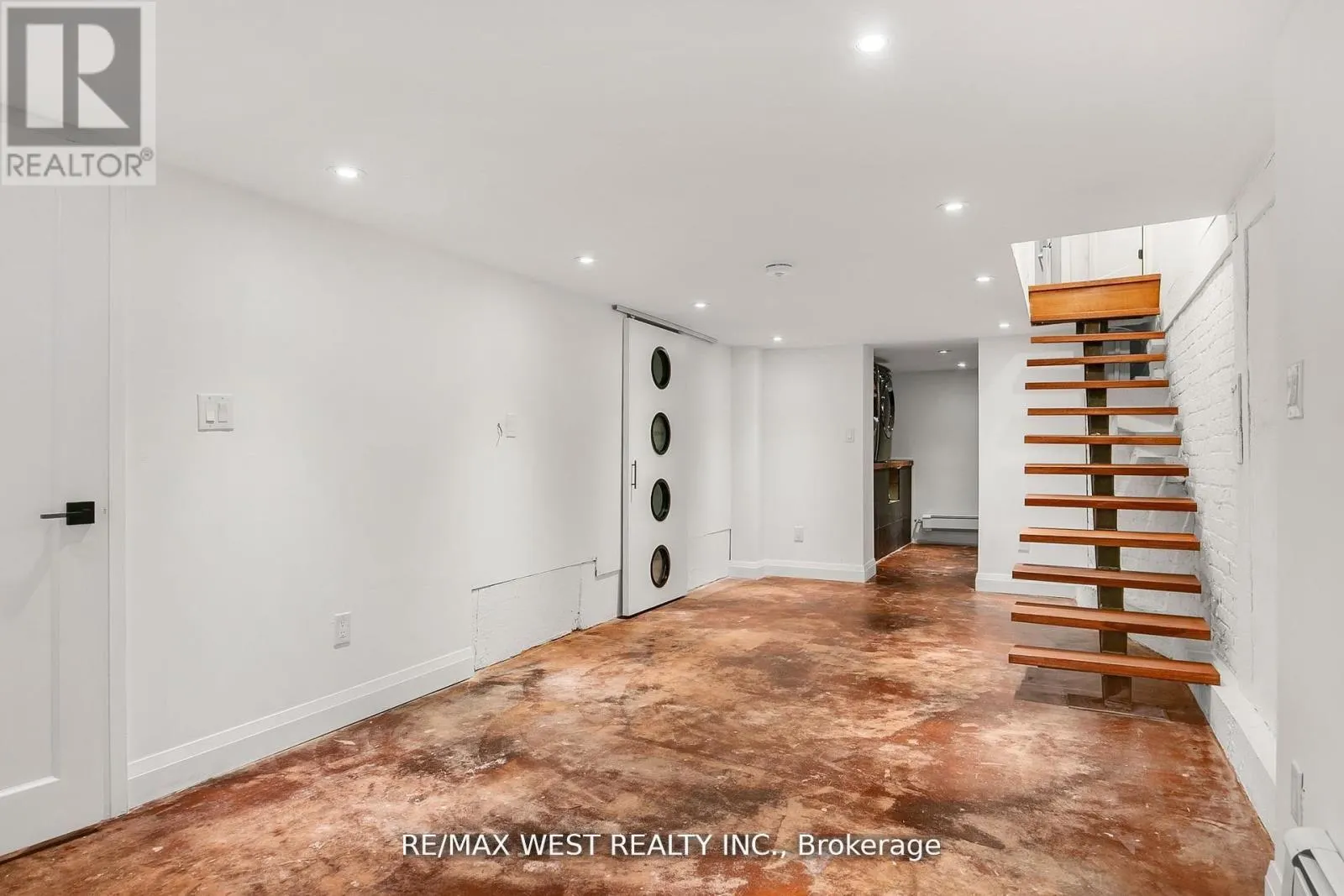 414 CLENDENAN AVENUE