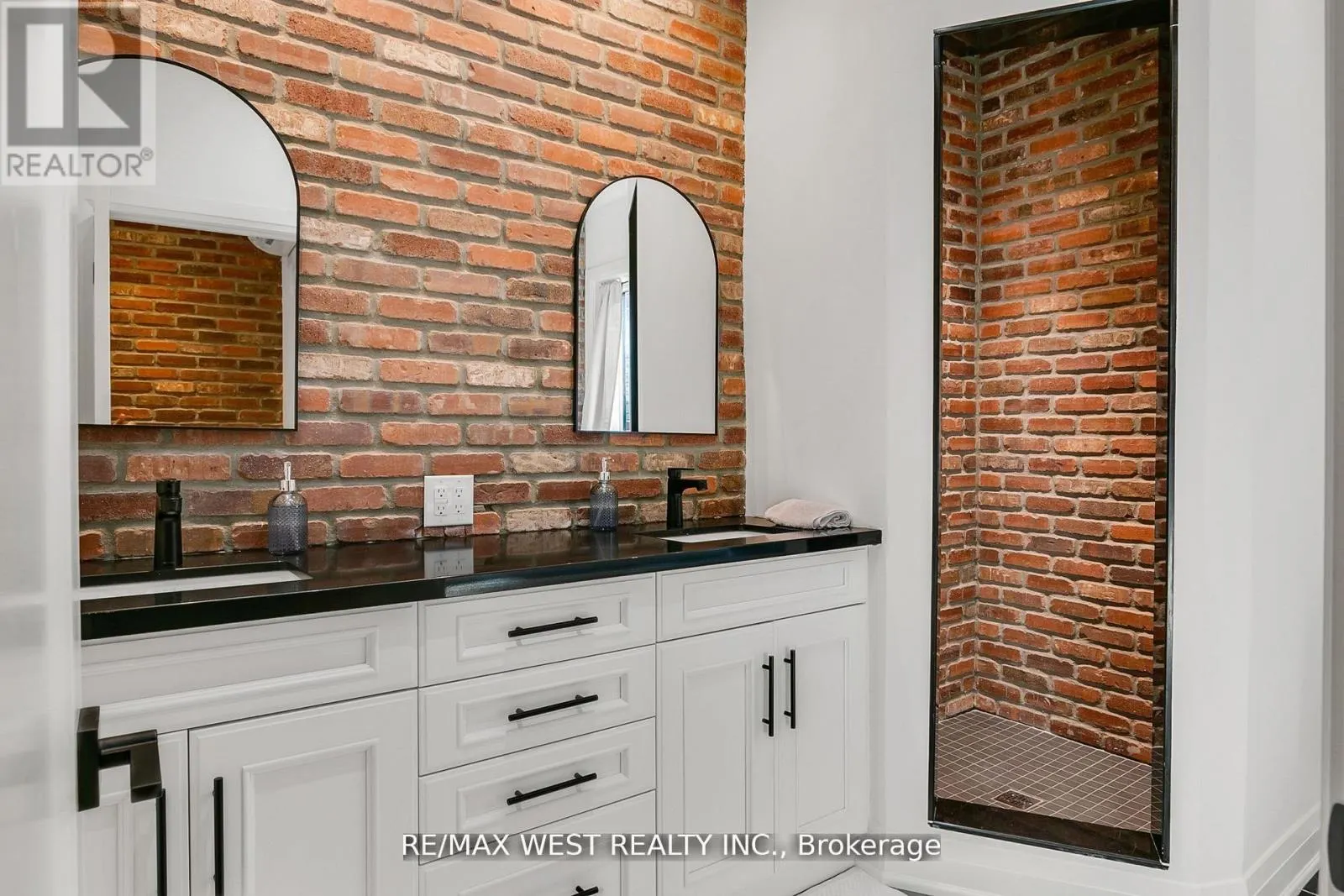 414 CLENDENAN AVENUE