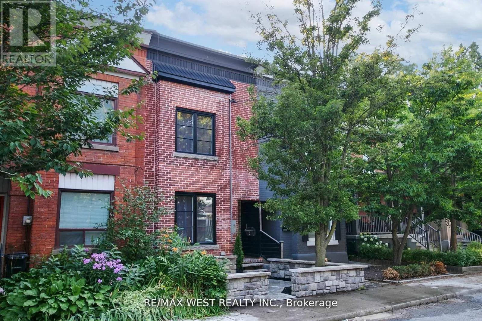 414 CLENDENAN AVENUE