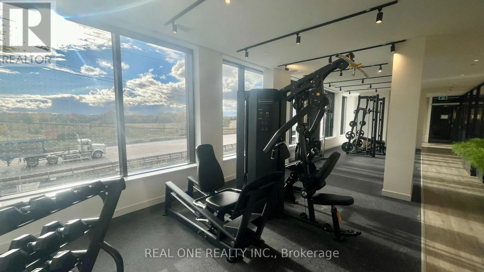 1909 - 3079 TRAFALGAR ROAD