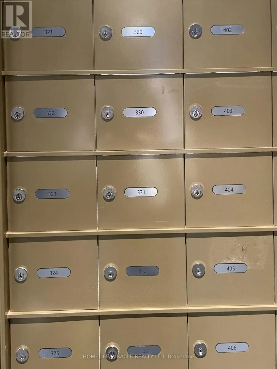 331 - 395 DUNDAS STREET W