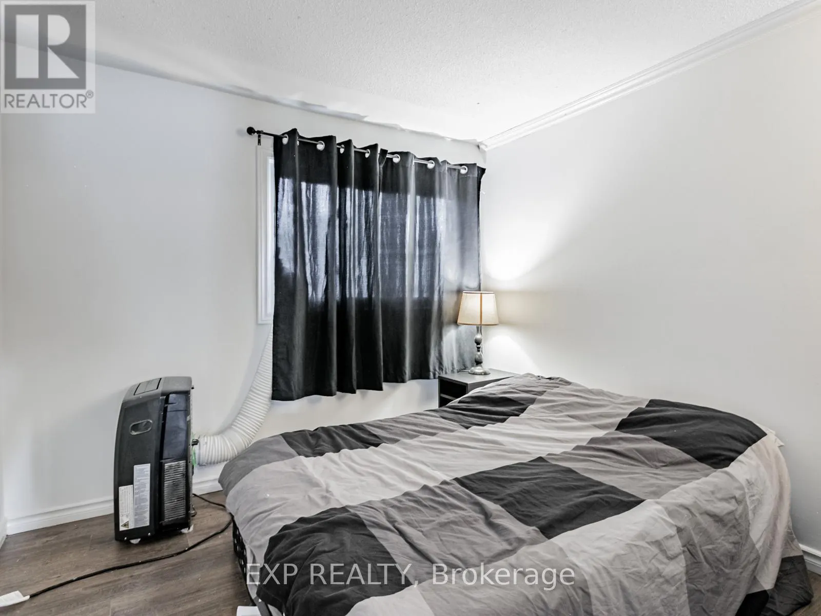 64 - 2050 UPPER MIDDLE ROAD